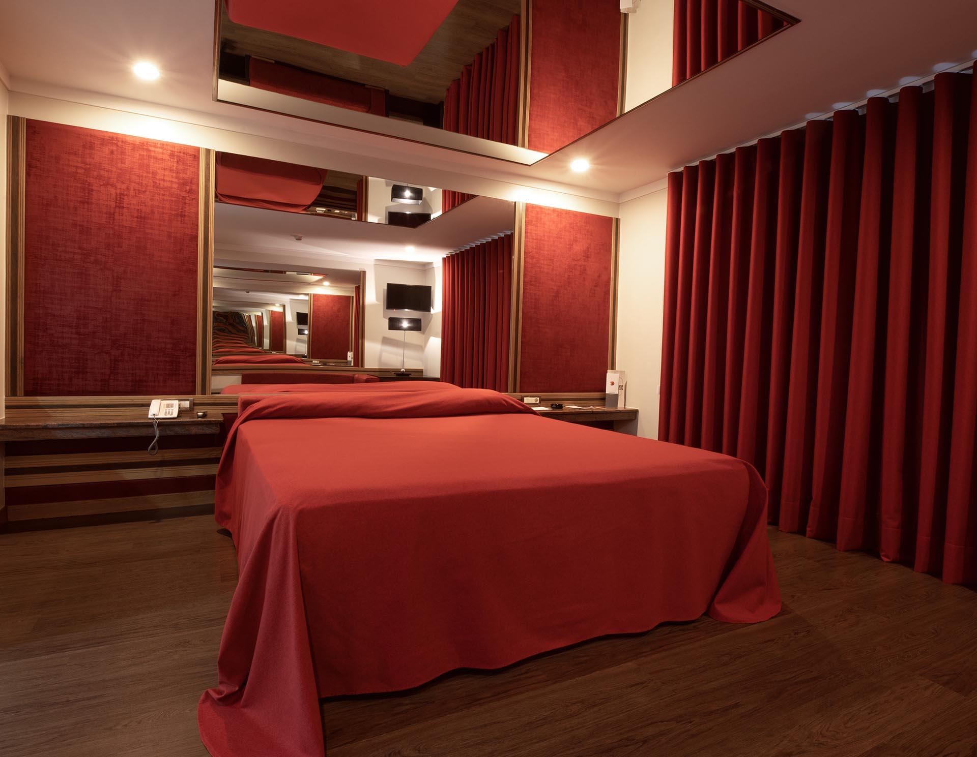 suite standard motel horly vermelho
